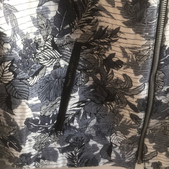 Zara Basic Collection Short Jacket - Picture 2 of 6